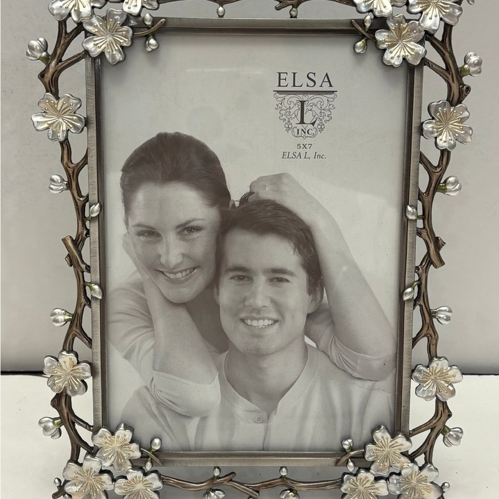 vintage Elsa L, Inc. metal photo frame, likely featuring a floral or leaf - Picture 2 of 8